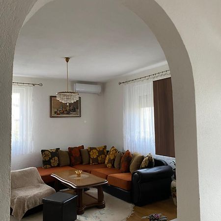 Guest House Kruna Улцин Екстериор снимка